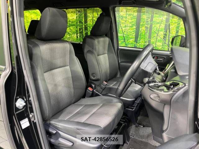 Toyota VOXY 2018-11 332051-8
