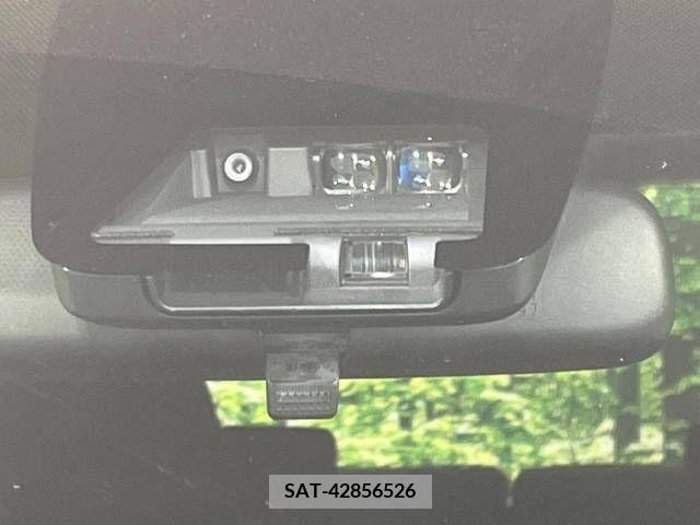 Toyota VOXY 2018-11 332051-6