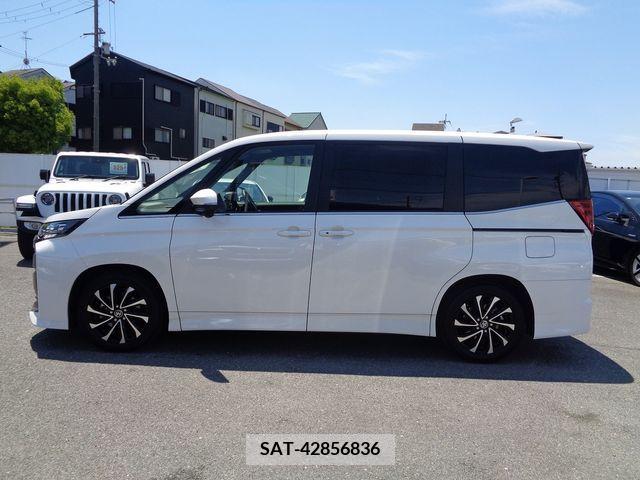 Toyota NOAH 2023-03 313618-28