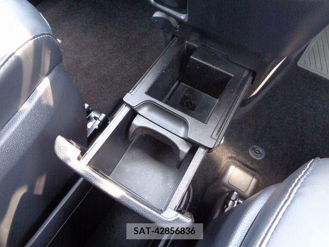 Toyota NOAH 2023-03 313618-16