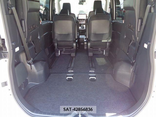 Toyota NOAH 2023-03 313618-8