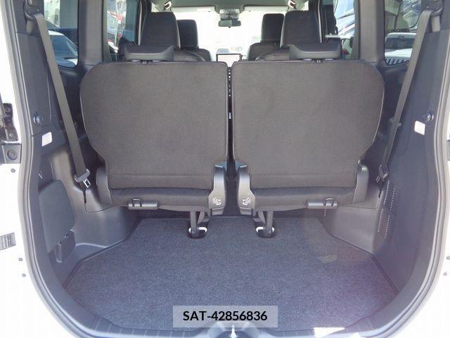 Toyota NOAH 2023-03 313618-7