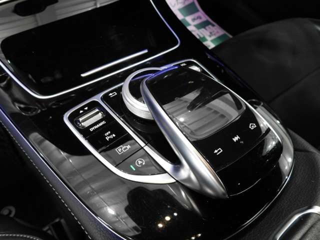 Mercedes Benz E-CLASS 2017-01 16983-10
