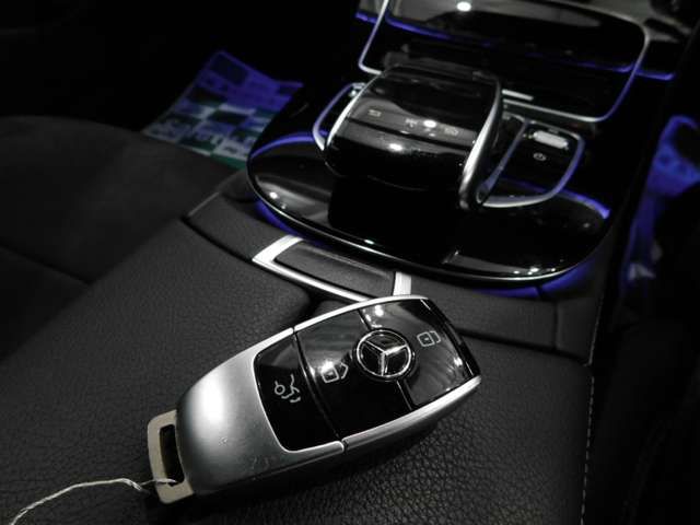 Mercedes Benz E-CLASS 2017-01 16983-18