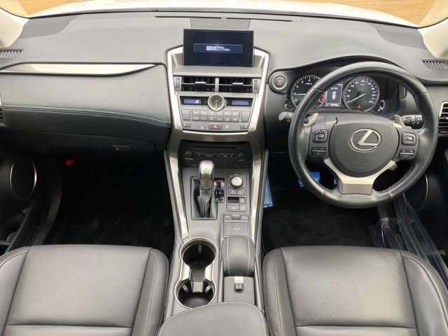 Lexus NX 2016-06 184768-1