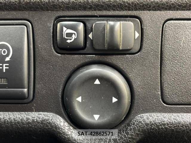 Nissan NOTE 2014-01 252456-5