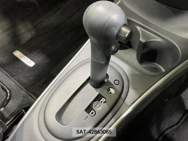 Nissan LATIO 2016-05 274679-19