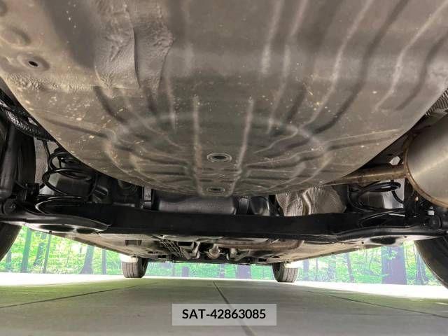 Nissan LATIO 2016-05 274679-18
