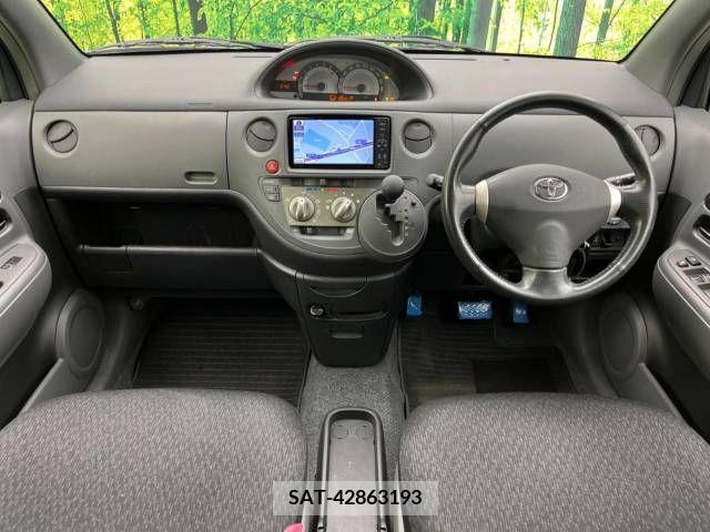 Toyota SIENTA 2011-06 253058-1
