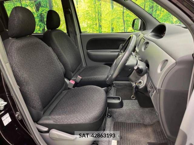 Toyota SIENTA 2011-06 253058-7
