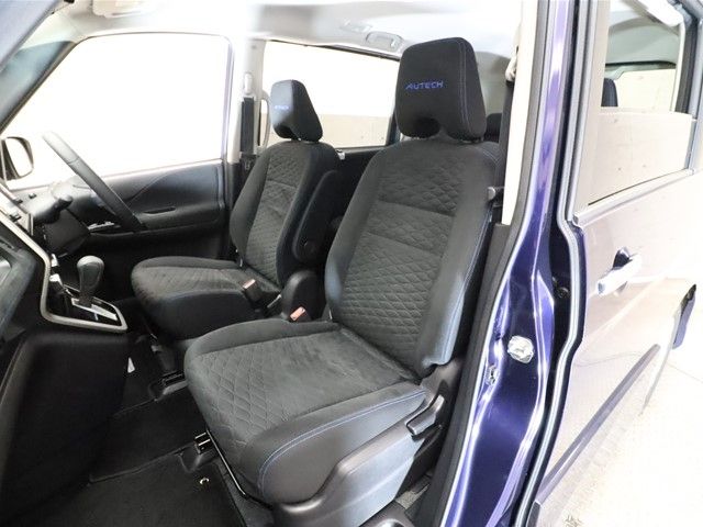 Nissan SERENA 2018-03 195058-5