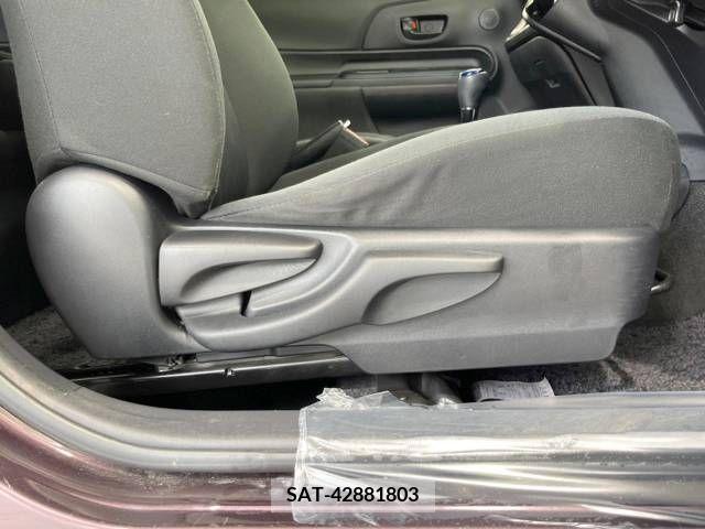 Toyota AQUA 2015-05 348309-6