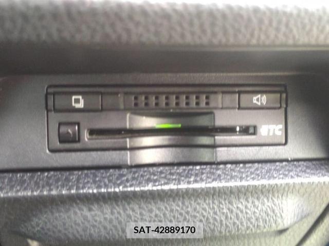 Toyota VOXY 2014-03 352068-14
