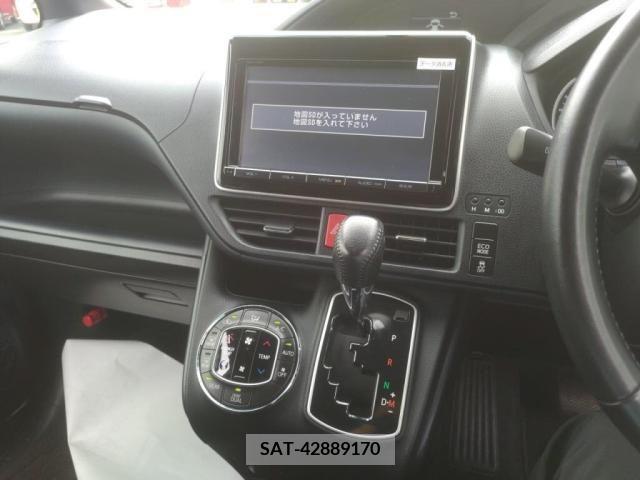 Toyota VOXY 2014-03 352068-16