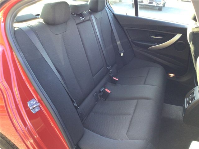 Bmw 3 SERIES 2016-04 13847-11
