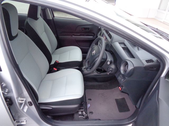 Toyota AQUA 2018-11 189867-23