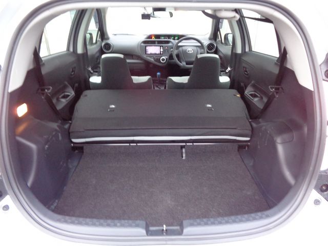 Toyota AQUA 2018-11 189867-13
