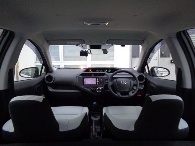 Toyota AQUA 2018-11 189867-15