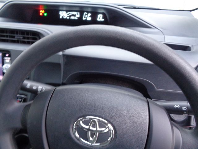 Toyota AQUA 2018-11 189867-24
