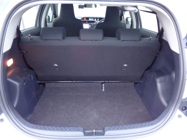 Toyota AQUA 2018-11 189867-12