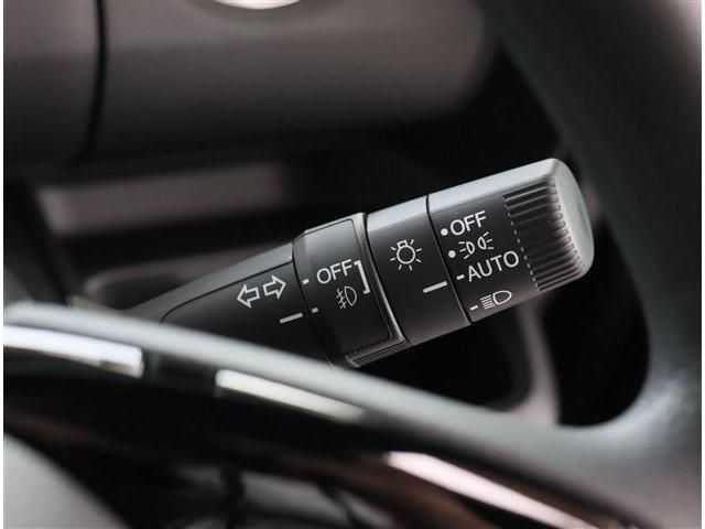 Honda N BOX CUSTOM 2023-05 190348-12