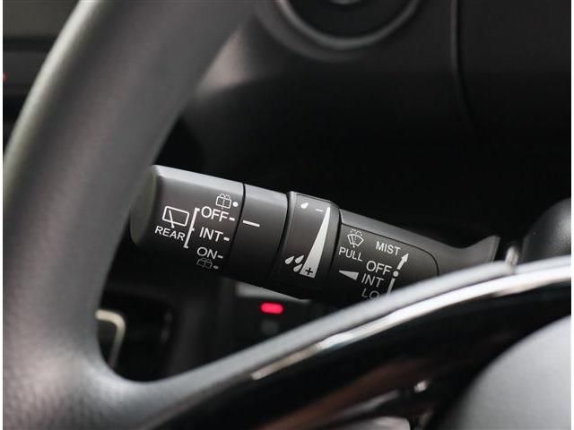 Honda N BOX CUSTOM 2023-05 190348-11