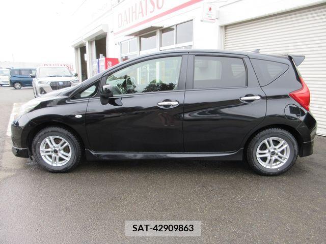 Nissan NOTE 2013-05 238846-4
