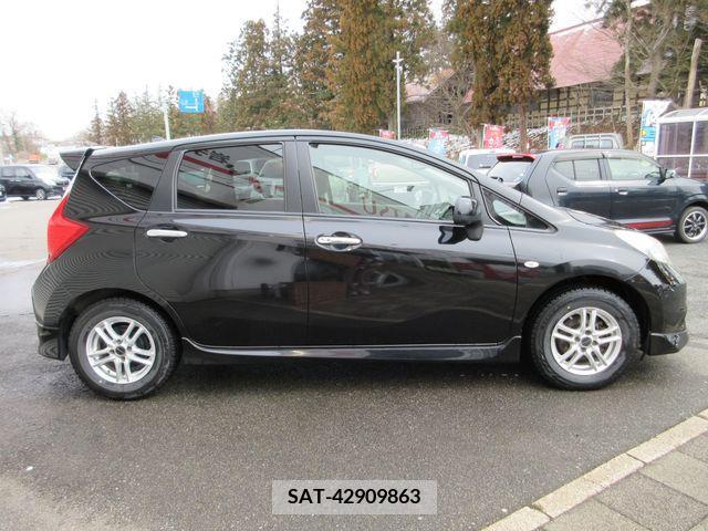 Nissan NOTE 2013-05 238846-5