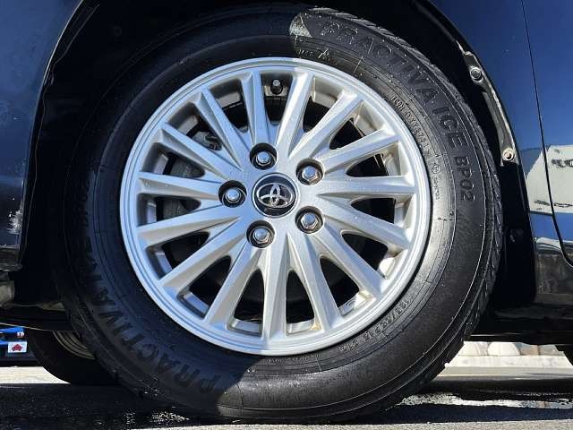 Toyota VOXY HYBRID 2015-08 14571-3