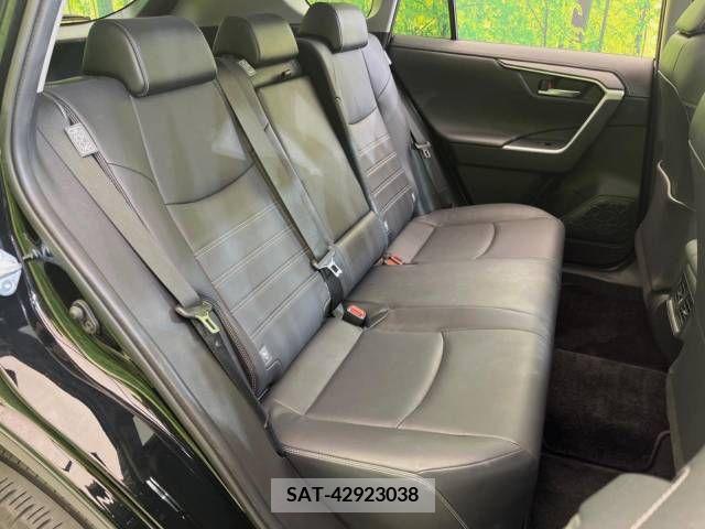 Toyota RAV4 2019-09 340827-10