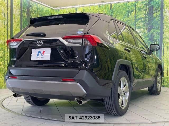 Toyota RAV4 2019-09 340827-17
