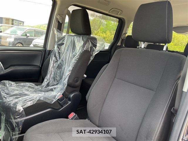 Toyota ESQUIRE 2017-02 269800-2