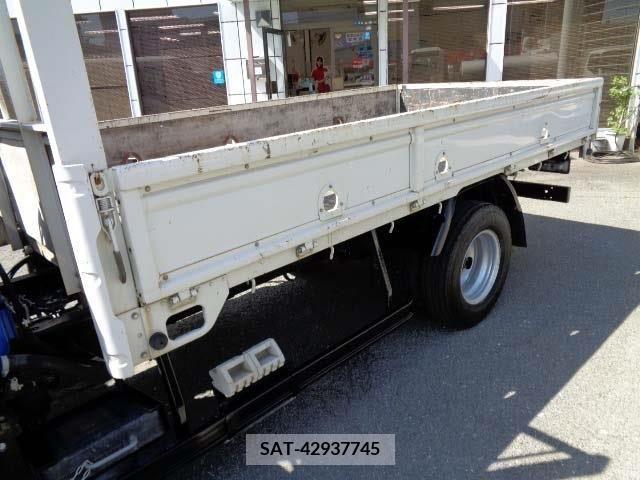 Hino DUTRO 2018-03 267761-24