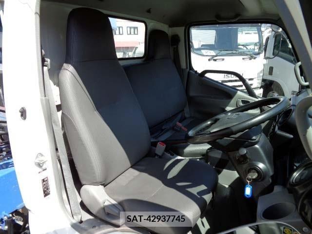 Hino DUTRO 2018-03 267761-4