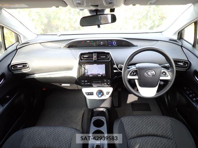 Toyota PRIUS 2018-10 202365-1