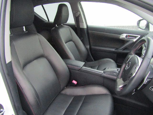 Lexus CT 2013-01 189905-9