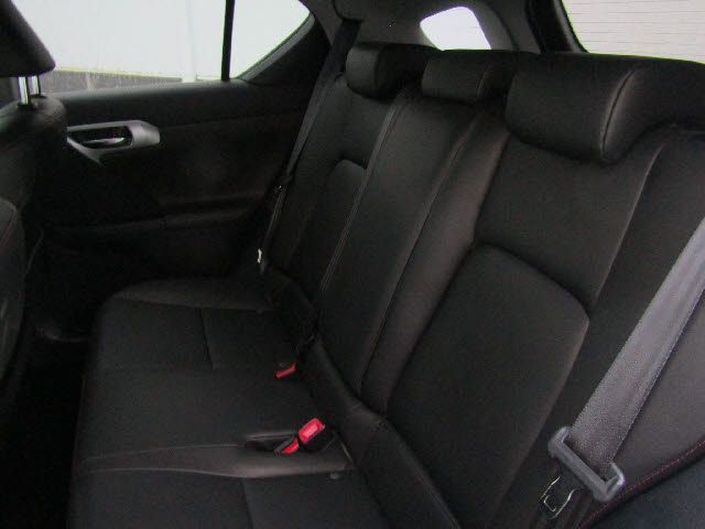 Lexus CT 2013-01 189905-18