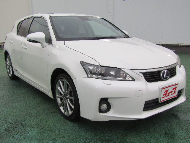Lexus CT 2013-01 189905-6