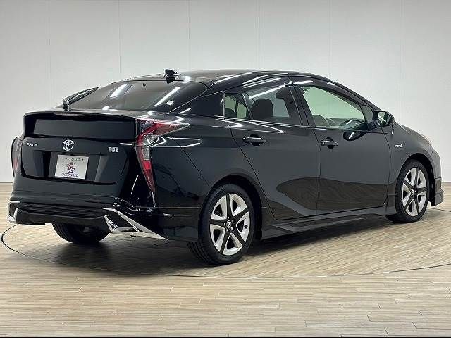 Toyota PRIUS 2016-07 182329-16