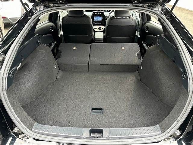 Toyota PRIUS 2016-07 182329-12