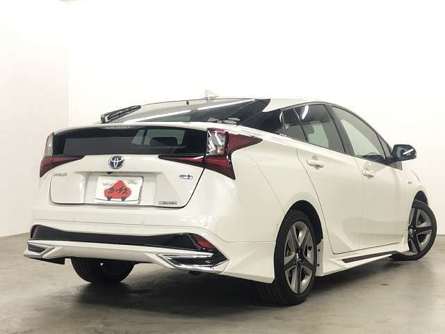 Toyota PRIUS 2019-07 15587-2