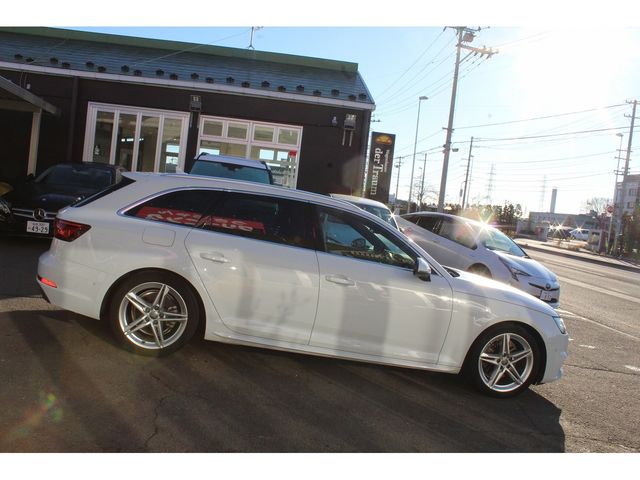 Audi A4 2018-11 27982-20
