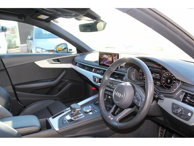 Audi A4 2018-11 27982-6