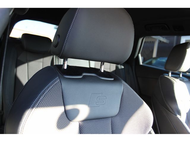Audi A4 2018-11 27982-22