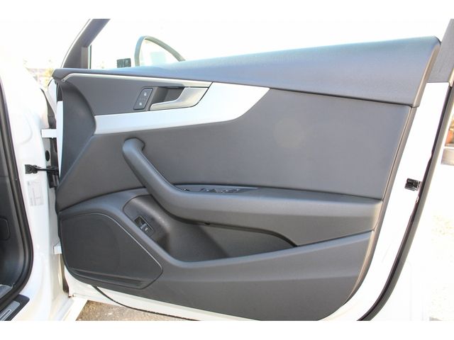Audi A4 2018-11 27982-7