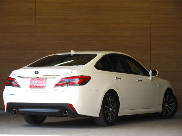 Toyota CROWN SEDAN 2018-11 187397-2