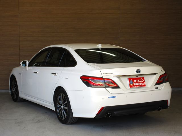 Toyota CROWN SEDAN 2018-11 187397-13