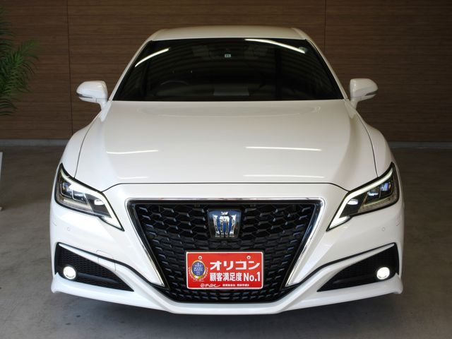Toyota CROWN SEDAN 2018-11 187397-19
