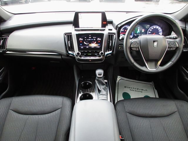 Toyota CROWN SEDAN 2018-11 187397-1