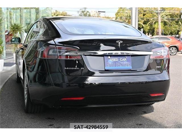 Tesla MODEL S 2018-01 372637-2